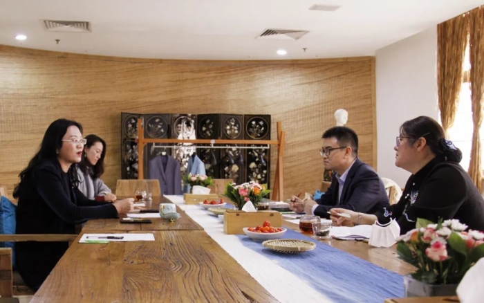 夏华：从法科生到心系深山的时装企业家